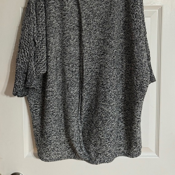 Jessica Simpson 3X Cold Shoulder Open Back Black Grey Plus Size Curvy Sweater - Picture 4 of 4